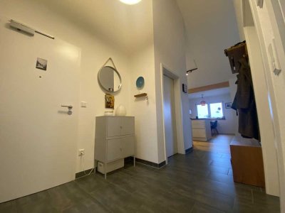 Neuwertige 3 Zimmer Wohnung mit Balkon & Einbauküche in Tiefenbach/Haselbach