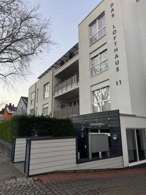 offenes Wohnen mit hochwertiger Einbauküche und großem Südbalkon in südl. Stadtmitte