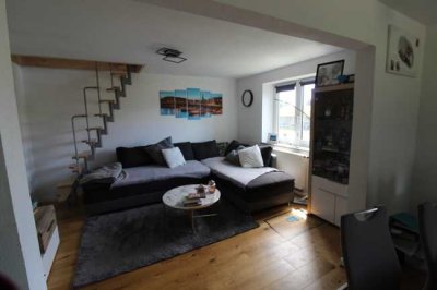 NEU SANIERTE 4 ZIMMER WOHNUNG MIT GARTEN AM ORTSRAND VON WORINGEN