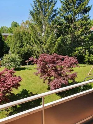 Großzügige 2-Zimmer-Wohnung mit herrlichem Aussichtsbalkon