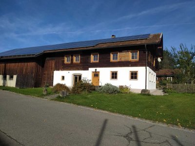 Kernsaniertes Bauernhaus mit gehobener Innenausstattung und EBK in Böbrach