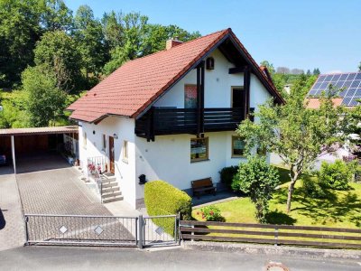 Tolles Einfamilienhaus mit schönem Garten in idyllischer Lage von Wallenfels