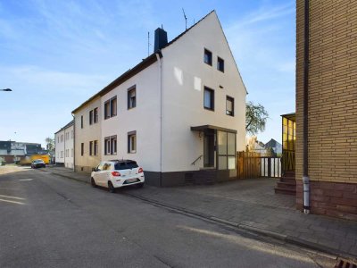 Attraktive Kapitalanlage!
3- Familienhaus -gut vermietet- in ruhiger Lage von Birkesdorf!