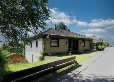 Schöner Bungalow mit traumhaftem Ausblick in Albersweiler!