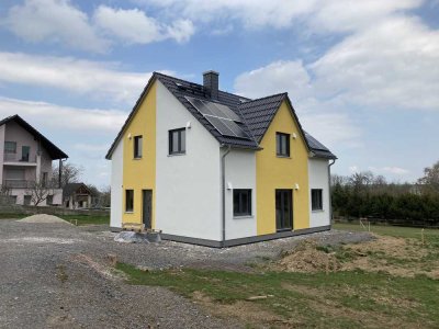 Wir ziehen in ein Haus mit genügend Platz für die Familie!