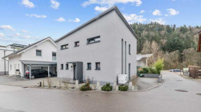 Modernes Einfamilienhaus mit Carport und kleinem Garten in 79261 Gutach-Bleibach