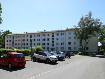 Gut geschnittene 3,5-Zimmer-Wohnung mit Balkon in gewachsener Wohnlage