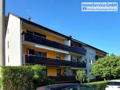 Freie 3,5-Zimmer-Wohnung mit Balkon, Garage und Stellplatz