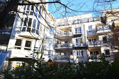 Schmuckstück, nur einen Steinwurf zur Theresienwiese, 2-Zi-Wohnung, 3.OG, W-Balkon, Bestlage