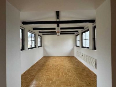 Neurenovierte 5 Zimmer-Maisonettewohnung mit Charme