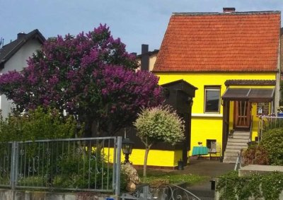 PRIVATVERKAUF Renovierungsbedürftiges Einfamilienhaus in Wiesbaden Rambach, traumhafte, sonnige Lage