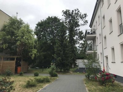 Sofort bezugsfrei - großzügige 4-Zimmerwohnung im sanierten Altbau in Berlin-Niederschönhausen