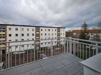 Frisch renoviert und nagelneuer Balkon - geräumige 3-Zimmer-Wohnung sucht Nachmieter!