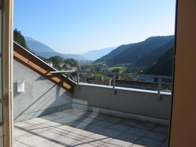 Exklusive Penthouse-Wohnung mit Terrasse in Ampasser Ruhelage inkl. Garagenstellplatz