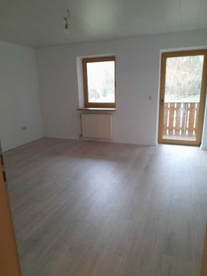 3-Zimmer-Wohnung mit Balkon in Regen zu vermieten