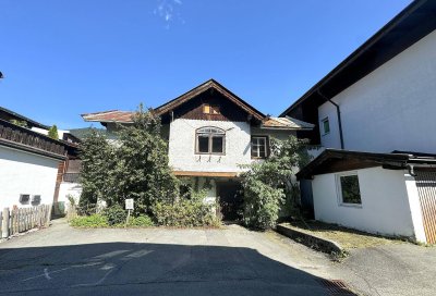 Abrisshaus mit Streifblick im Zentrum von Kitzbühel