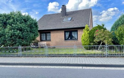 Gepflegtes 4-Zimmer-Einfamilienhaus mit EBK in Sankt Augustin