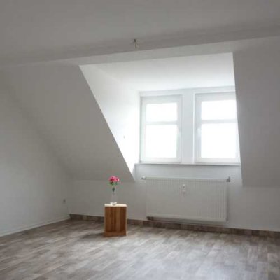 3-Zimmer mit Balkon unterm Dach