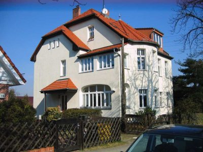 Helle 85 m² Dachgeschoss Wohnung in Altglienicke