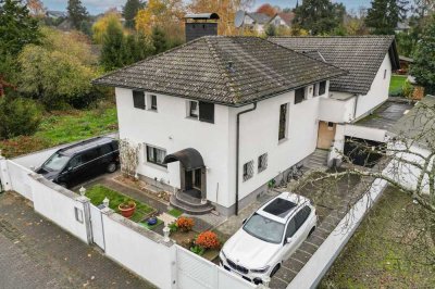 Willkommen zuhause: Großes EFH mit Garten, Garage und zusätzl. Bauplatz