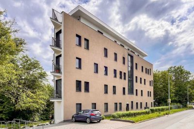 Gehobenes Wohnen in Stadtrandlage: Schöne 2-Zi.-ETW mit Balkon und TG-Stellplatz