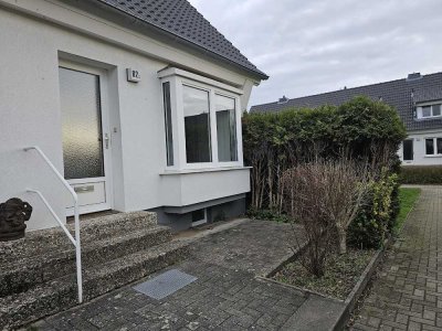 Kleines Reihenhaus, 2 Zimmer, in Schönkirchen mit Garten, Terrasse, Balkon