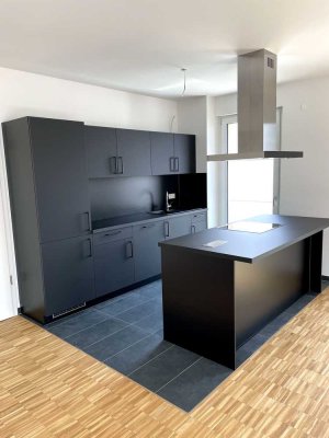 4-Zimmer-Neuwertig-Pentwohnung(KFW40) m. Balkon u. Einbauküche