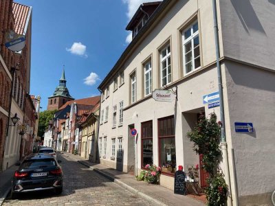 Wunderschöne Altstadt 3-Zimmer-Erdgeschosswohnung mit Terrasse und EBK in Lüneburg (Kreis)