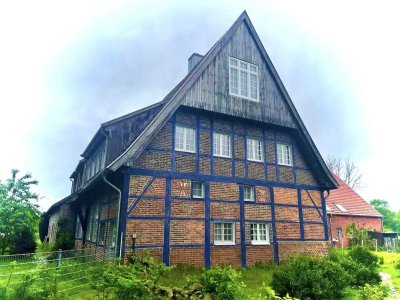 Kernsanierte / Neue Maisonettwohnung auf historischem Gutshof zum Erstbezug