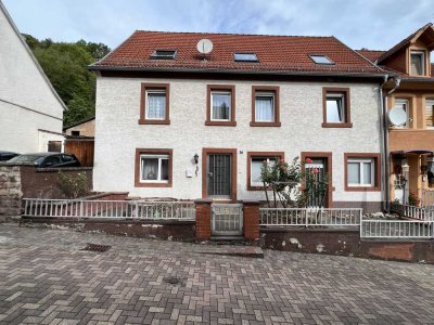 großes Einfamilienhaus mit großem Garten