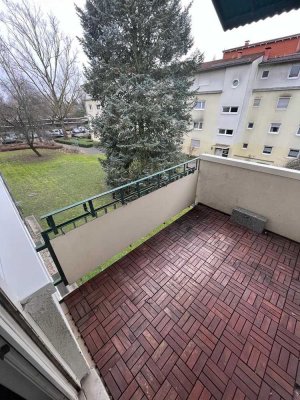 Schöne 3 Zimmer Eigentumswohnung mit Balkon im 2.OG