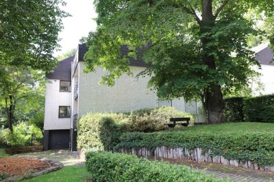 Großzügige, helle und umfassend sanierte EG-Maisonette mit Terrasse und kleinem Garten in Top-Lage