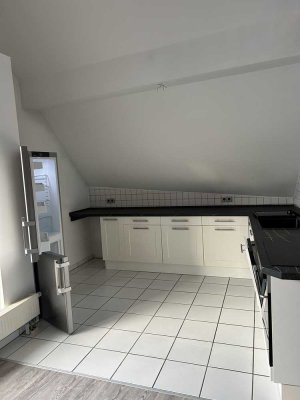 Geschmackvolle, modernisierte 1-Zimmer-Maisonette-Wohnung mit geh. Innenausstattung mit EBK