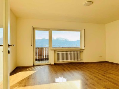 Neu renovierte 3-Zimmer Wohnung mit EBK und Balkon