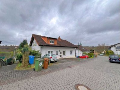 Souterrainwohnung mit Terrasse und eigenem Gartenanteil in ruhiger Ortslage von Kleinmaischeid