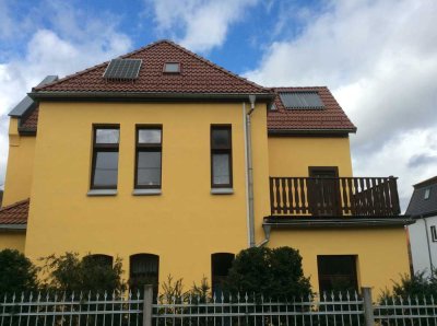 Vollständig renovierte 3-Raum-Wohnung mit Balkon in Jena