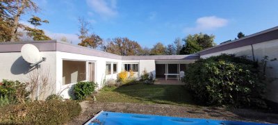 Einfamilienhaus mit Schwimmbad und Garage auf dem Kaiserberg