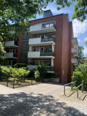 Freie 1-Zimmer-Wohnung mit Balkon und Tiefgarage in Stadtpark-Nähe - ohne Maklercourtage