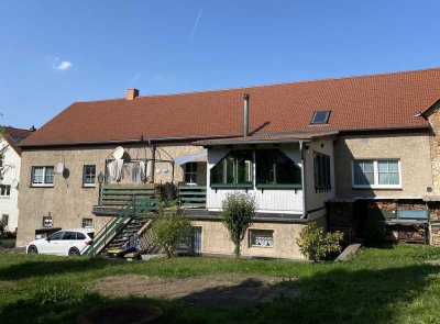 Vor den Toren Dresdens ! Bezugsfreies Haus mit Einliegerwohnung und Nebengelass, Provisionsfrei