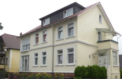 Charmante Altbau-Wohnung, Hochparterre, 100m², 4 Zimmer in ruhiger und zentraler Lage in Bad Pyrmont