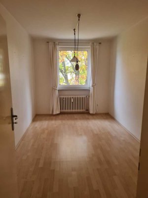 Gepflegte 4-Zimmer-Wohnung, EBK, 2 Balkonen, Herkulesblick in Kassel