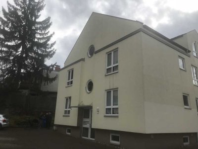 Vollständig renovierte Wohnung mit einem Zimmer sowie Balkon und EBK in Hildesheim