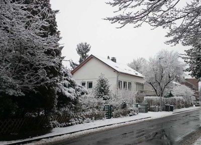 Helle, großzügige Dreizimmerwohnung mit Balkon in Alt-Erkrath