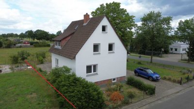 Modernisiertes Einfamilienhaus mit Nebengebäude und Doppelgarage