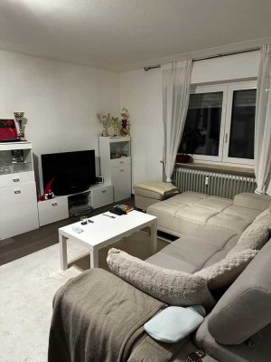 Top Wohnung mit 2,5 Zimmern sowie Balkon und Einbauküche in Reutlingen