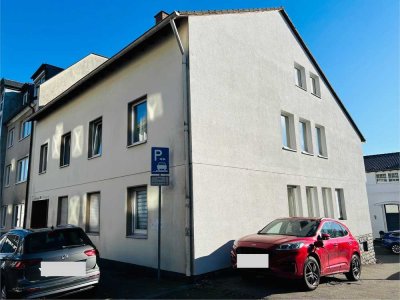 *Neu*Zentral gelegene Zweizimmerwohnung mit kl. Garage u. optional mit neuwertiger Einbauküche