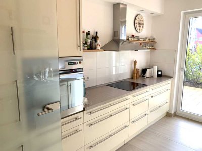 Schöne 3-Zimmer Erdgeschosswohnung möbliert （3-room apartment) nähe Zentrum und See von Böblingen