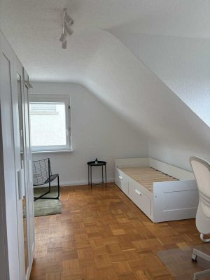 Möbliertes 16 qm Zimmer in Frauen-WG in Heilbronn