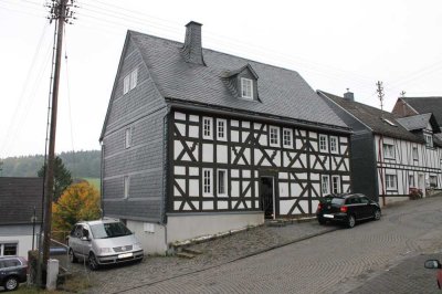 schöne Wohnung in Friedewald - Nähe Schloss - zu vermieten