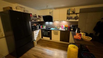 Schöne und sanierte 2-Zimmer-Souterrain-Wohnung mit Einbauküche + Stellplatz in Niederstetten